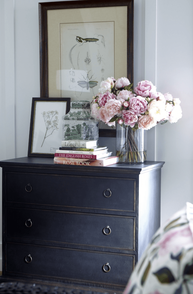 Picture showing a dresser to illustrate how small entryway furniture can be multifunctional