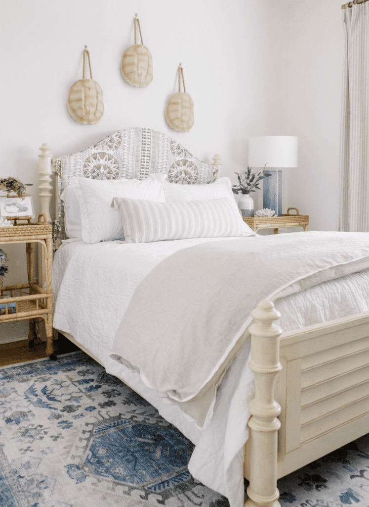 Coastal above-the-bed decor