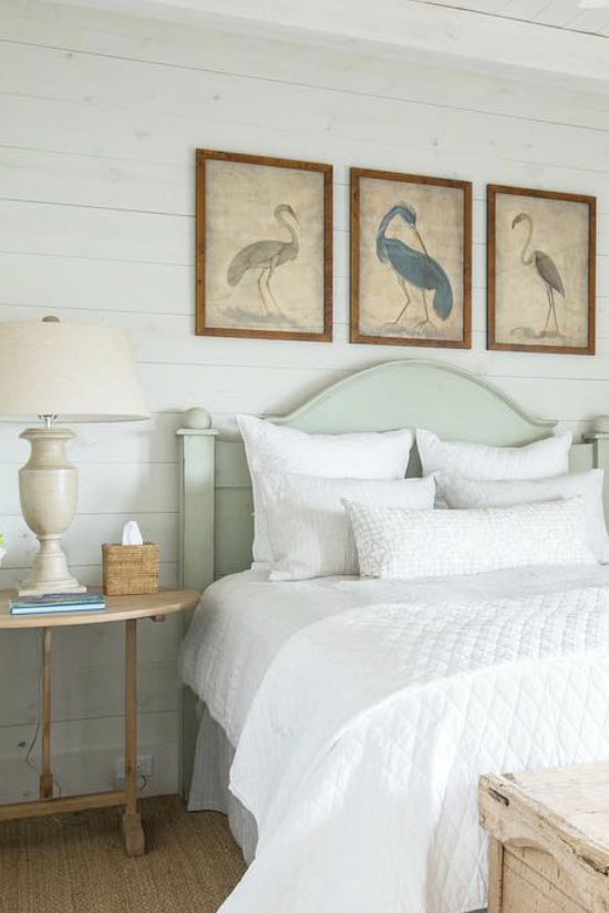 Rustic coastal decor for mixed cottage core/seaside design