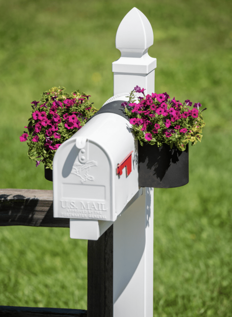 Hanging metal planters for easy landscaping