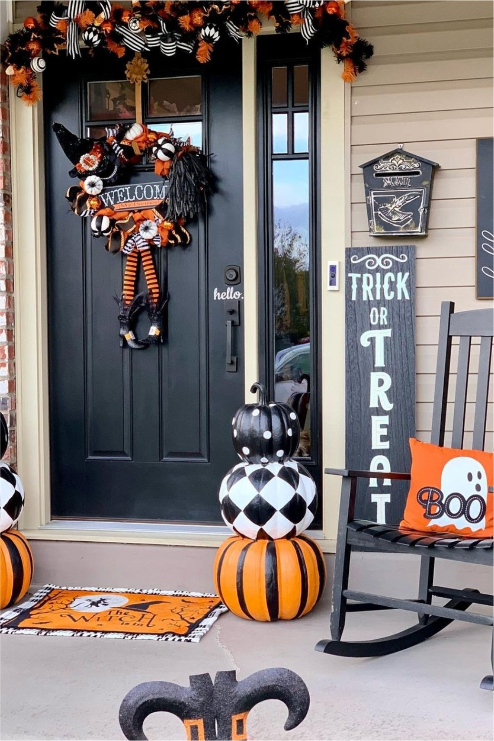 22 Stunning Halloween Decorations Outdoor You'll Want To Copy Now - The Chic Quota