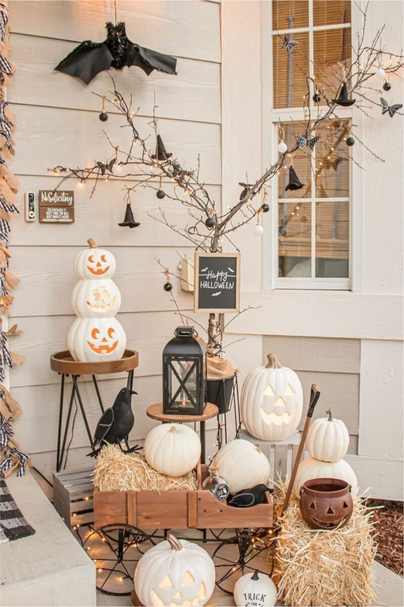 22 Stunning Halloween Decorations Outdoor You'll Want To Copy Now - The Chic Quota