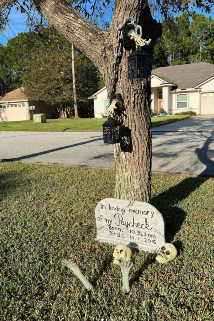 outdoor halloween decor