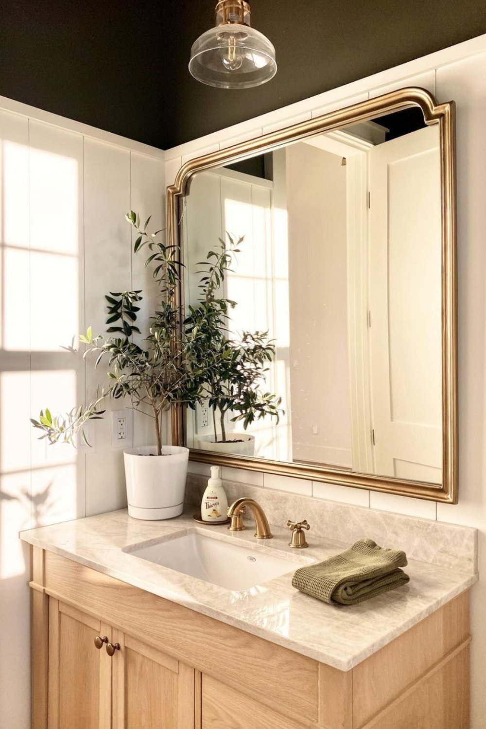 19 Stunning Half Bathroom Ideas You'll Want To Copy Now - The Chic Quota