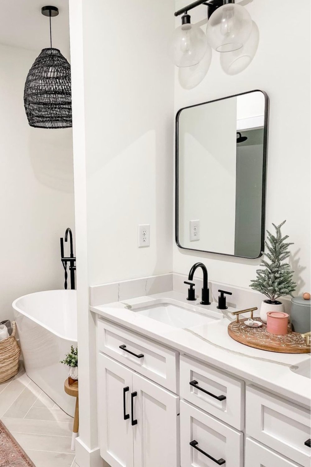 38 Modern Farmhouse Bathroom Ideas For The Best Rustic Decor - The Chic ...