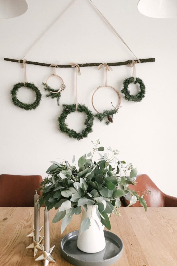 minimalist modern christmas decor