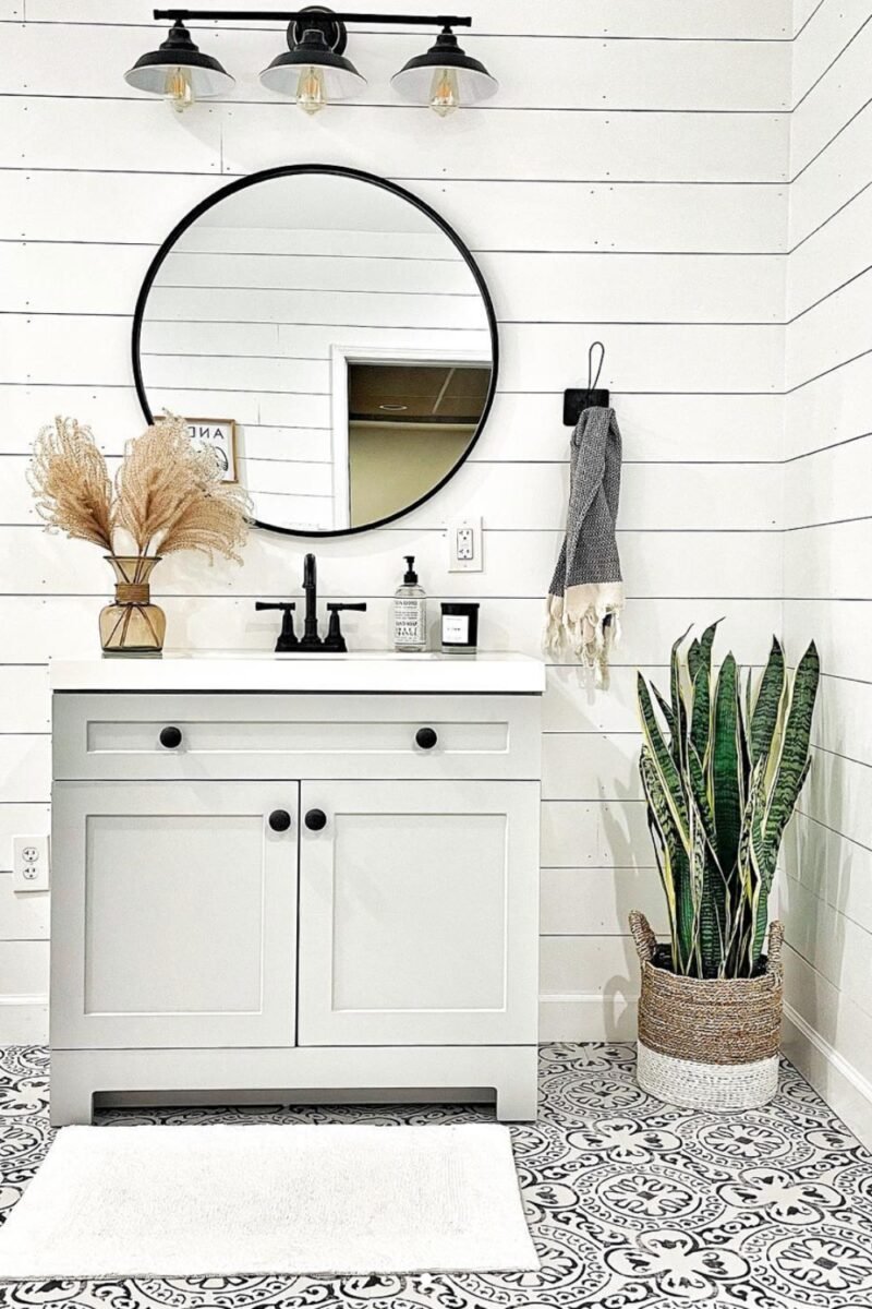 38 Modern Farmhouse Bathroom Ideas For The Best Rustic Decor - The Chic ...