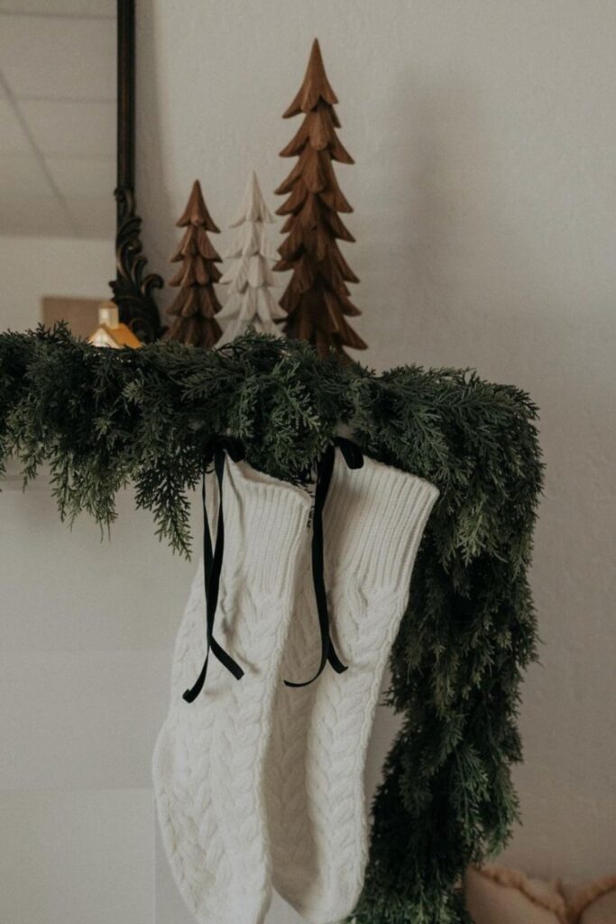 natural minimalist christmas decor