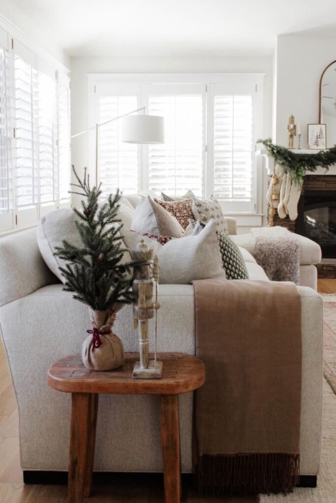 simple christmas decor ideas for living room