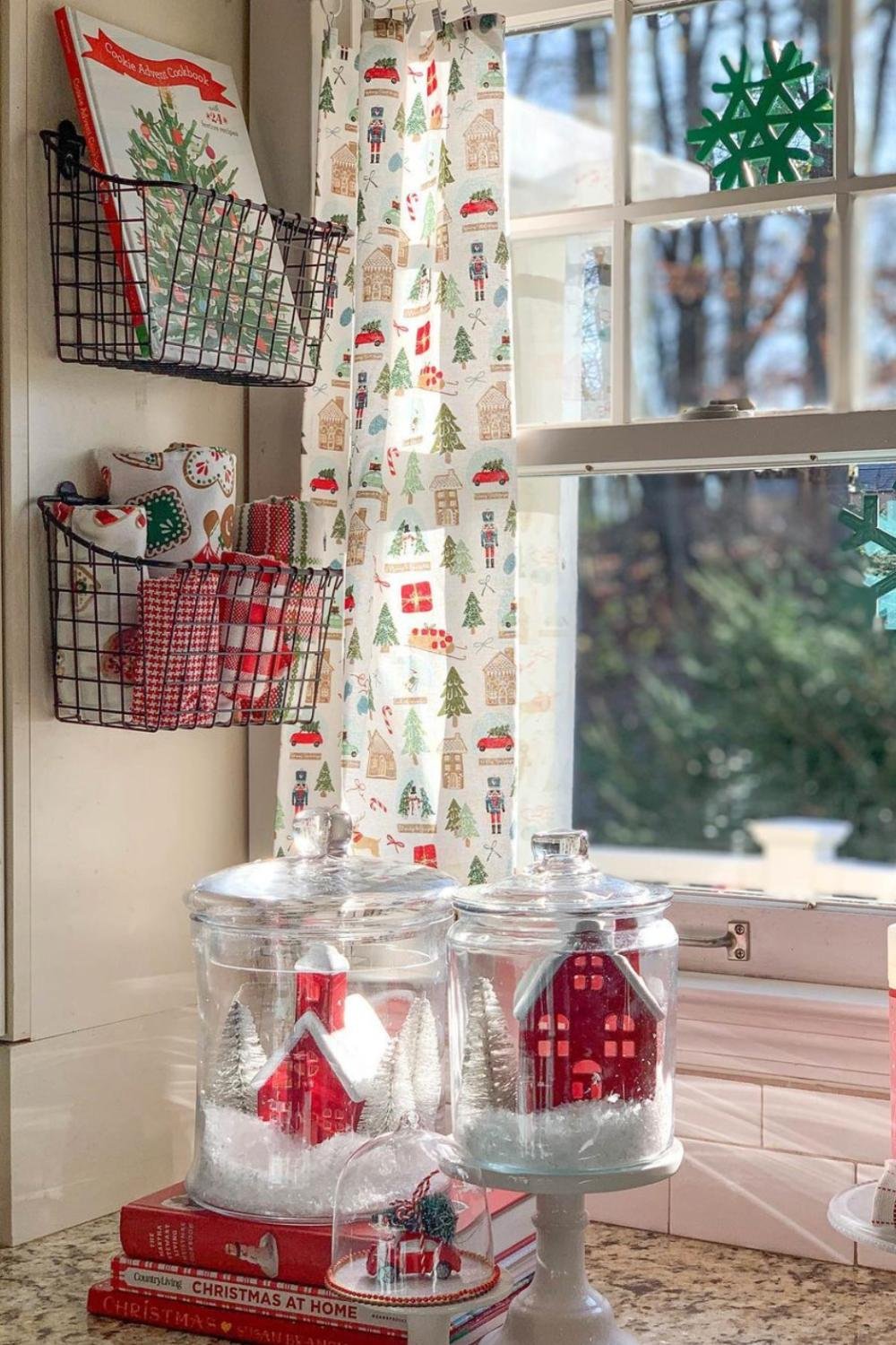 23 Gorgeous Ideas for The Best Christmas Window Decorations - THE CHIC ...