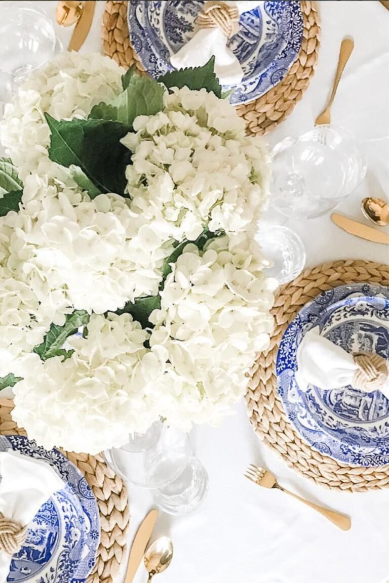19 Spring Table Decor Ideas For A Beautiful Tablescape - THE CHIC QUOTA