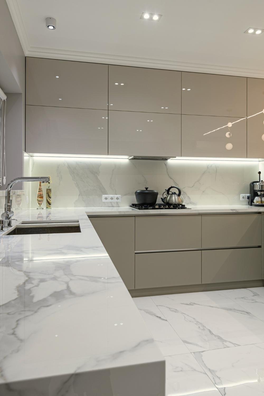 An Easy Guide For Choosing The Best Color For Kitchen Floor - THE CHIC ...