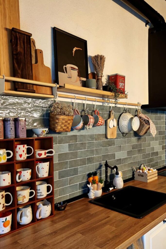 coffee mug display shelf