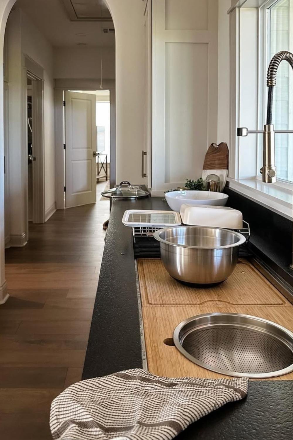 The Kitchen Sink Trends We Can't Get Enough Of In 2025 - THE CHIC QUOTA