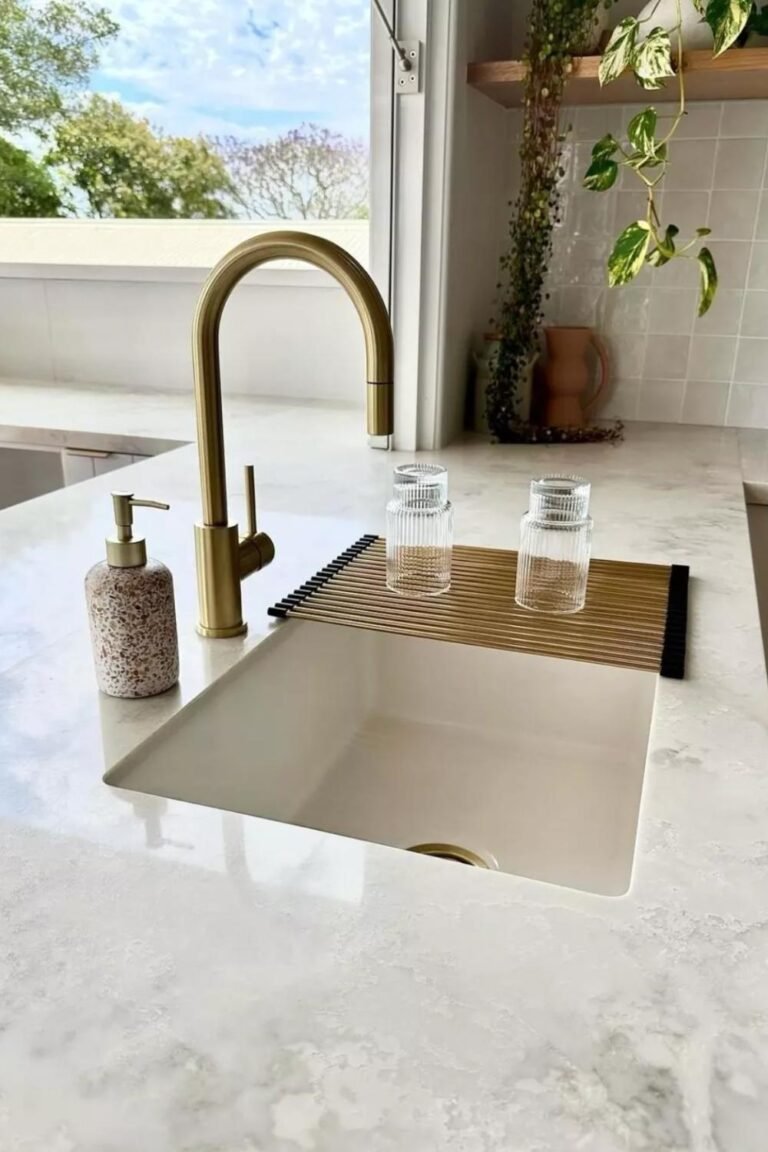The Kitchen Sink Trends We Can't Get Enough Of In 2025 - THE CHIC QUOTA