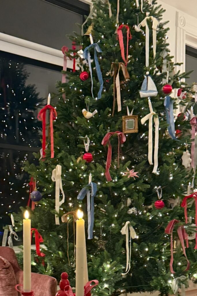 creative christmas tree decorating ideas
