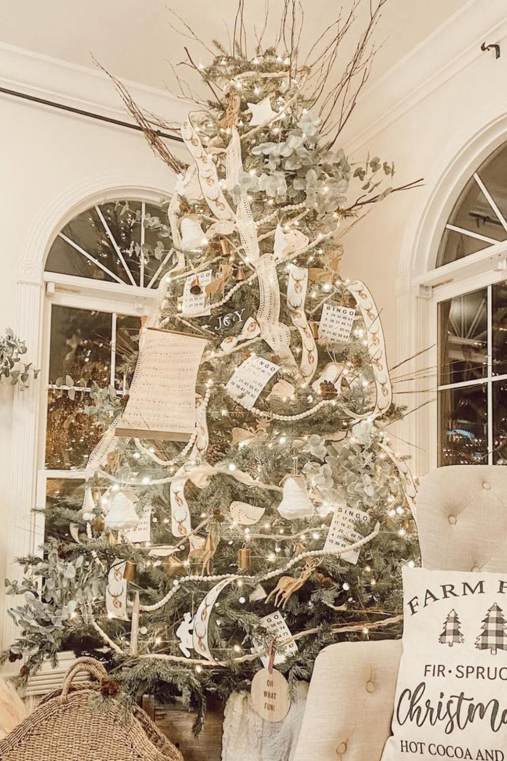modern farmhouse christmas tree